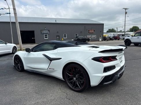 Used 2025 Chevrolet Corvette Z06 RWD image 9