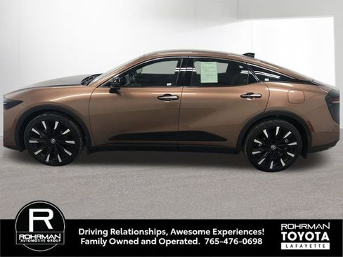 Used 2023 Toyota Crown Platinum image 3