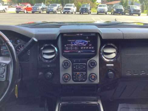 Used 2015 Ford F250 Platinum AWD/4WD image 11