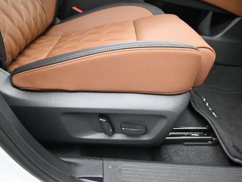 New 2026 Nissan Rogue Platinum w/ Platinum Premium Package image 16