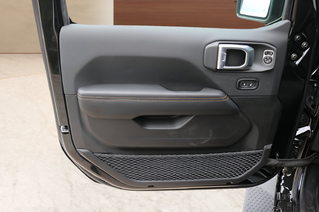 New 2027 Jeep Wrangler Unlimited Sahara AWD/4WD image 10