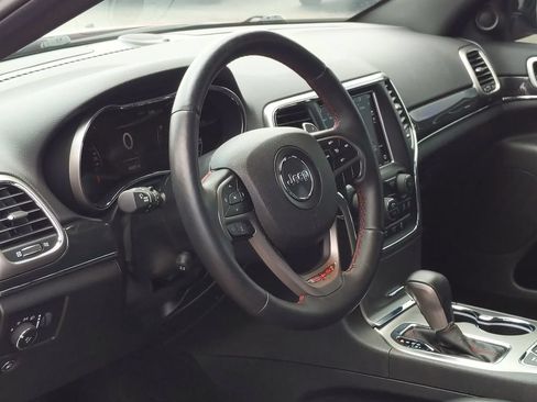 Used 2018 Jeep Grand Cherokee Trailhawk w/ Trailhawk Luxury Group AWD/4WD image 12