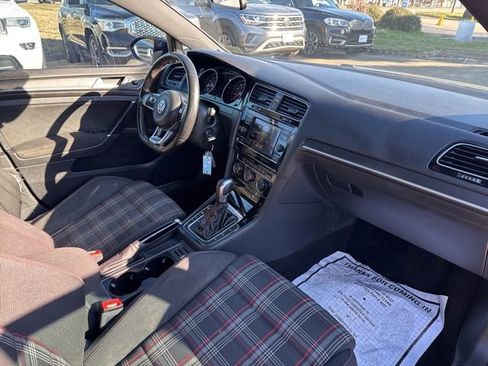 Used 2020 Volkswagen GTI SE image 15