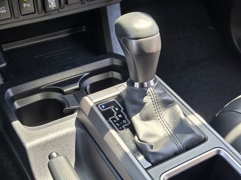 Used 2022 Toyota Tacoma TRD Off-Road w/ TRD Premium Off Road Package RWD image 19