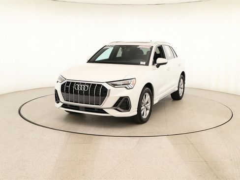 Certified 2025 Audi Q3 2.0T Premium w/ Convenience Package image 12