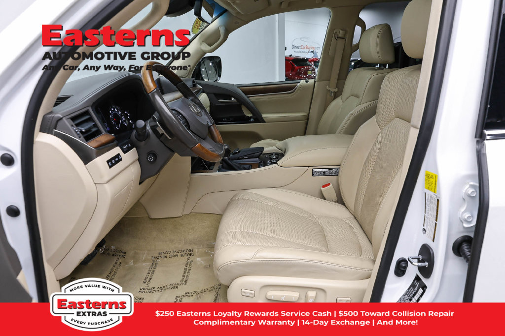 Used 2021 Lexus LX 570 4WD w/ Luxury Package image 15