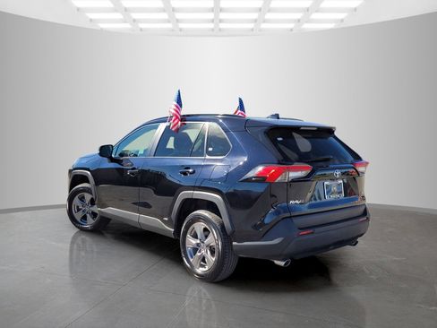 Used 2025 Toyota RAV4 XLE AWD/4WD image 6