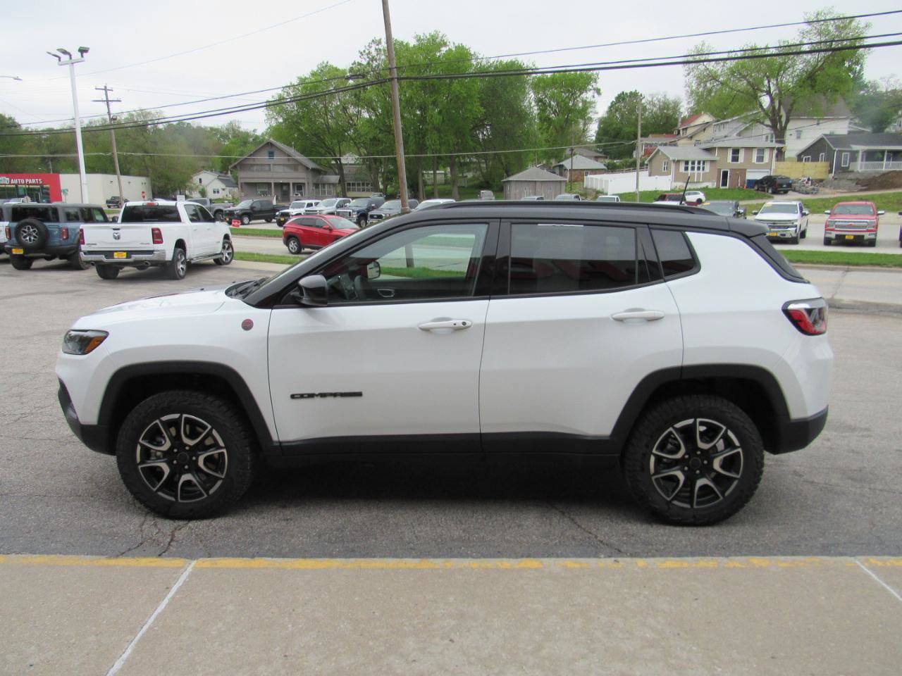 Used 2026 Jeep Compass Trailhawk AWD/4WD image 10