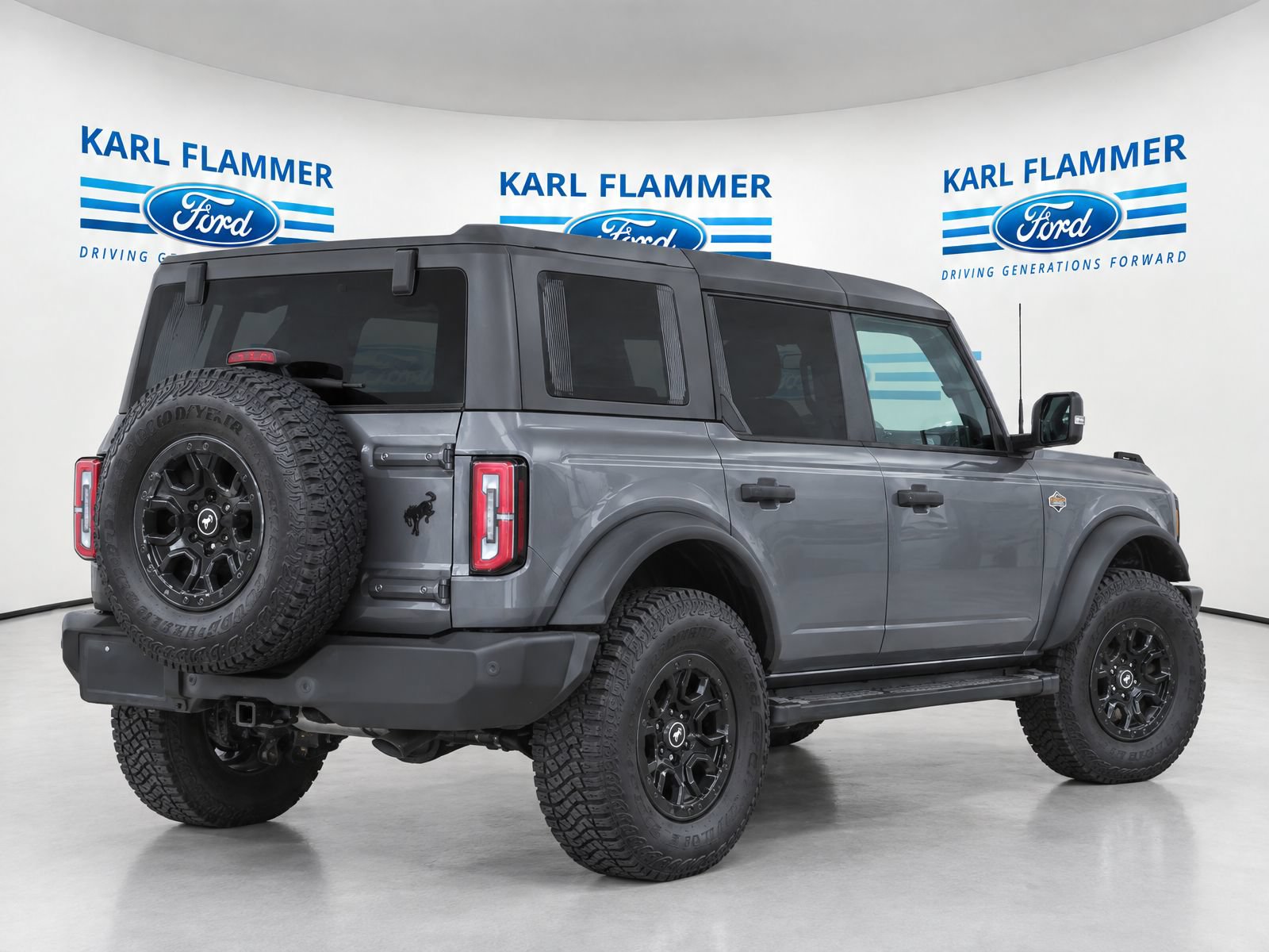 Used 2024 Ford Bronco Wildtrak AWD/4WD image 3