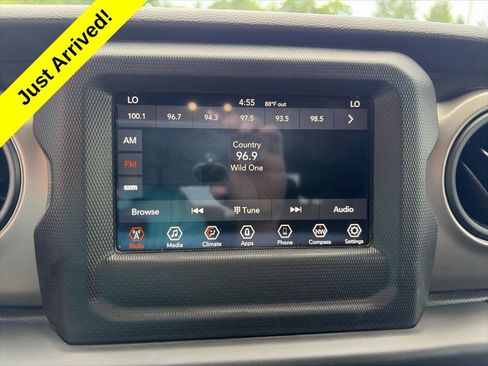 Used 2020 Jeep Gladiator Sport w/ Quick Order Package 24S AWD/4WD image 27