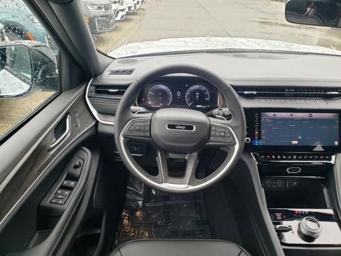 New 2026 Jeep Grand Cherokee Limited AWD/4WD image 7