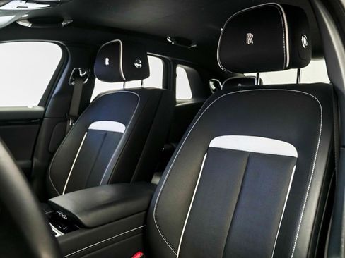 Used 2021 Rolls-Royce Ghost image 2