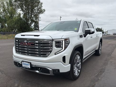 Used 2023 GMC Sierra 1500 Denali AWD/4WD image 4