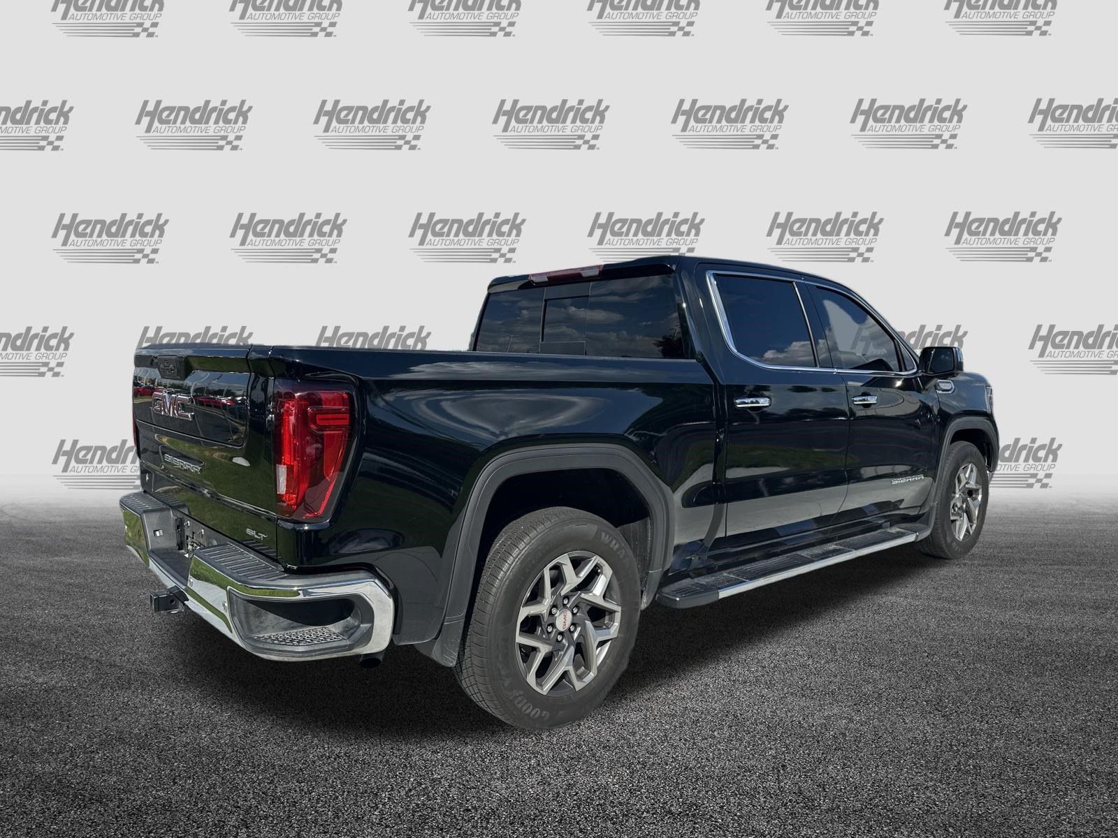 Used 2022 GMC Sierra 1500 SLT RWD image 10