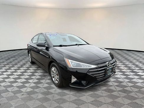 Used 2019 Hyundai Elantra SE FWD image 1