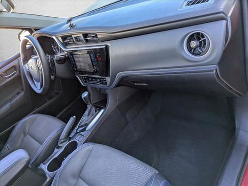Used 2018 Toyota Corolla SE image 21