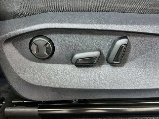 Used 2023 Volkswagen Tiguan SE FWD image 13