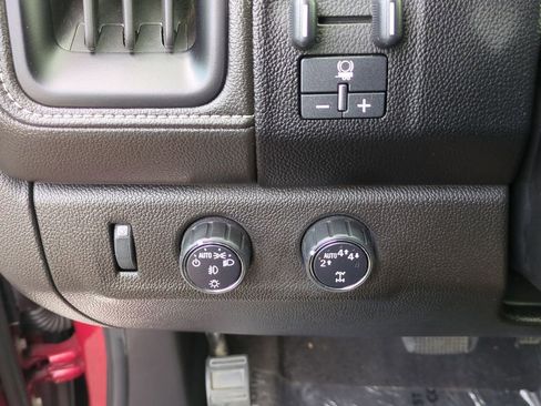 Used 2020 GMC Canyon Denali image 18