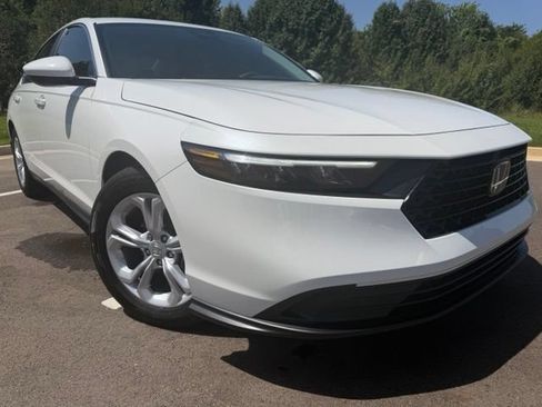 Used 2026 Honda Accord LX image 4