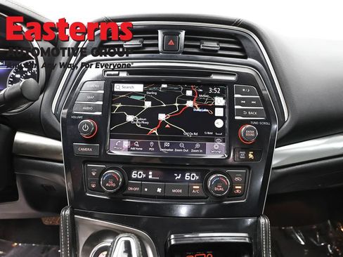 Used 2023 Nissan Maxima SV w/ Floor Mat Group FWD image 12