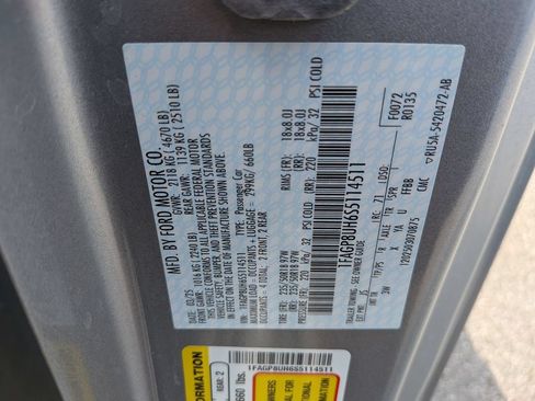 Used 2025 Ford Mustang Premium RWD image 32