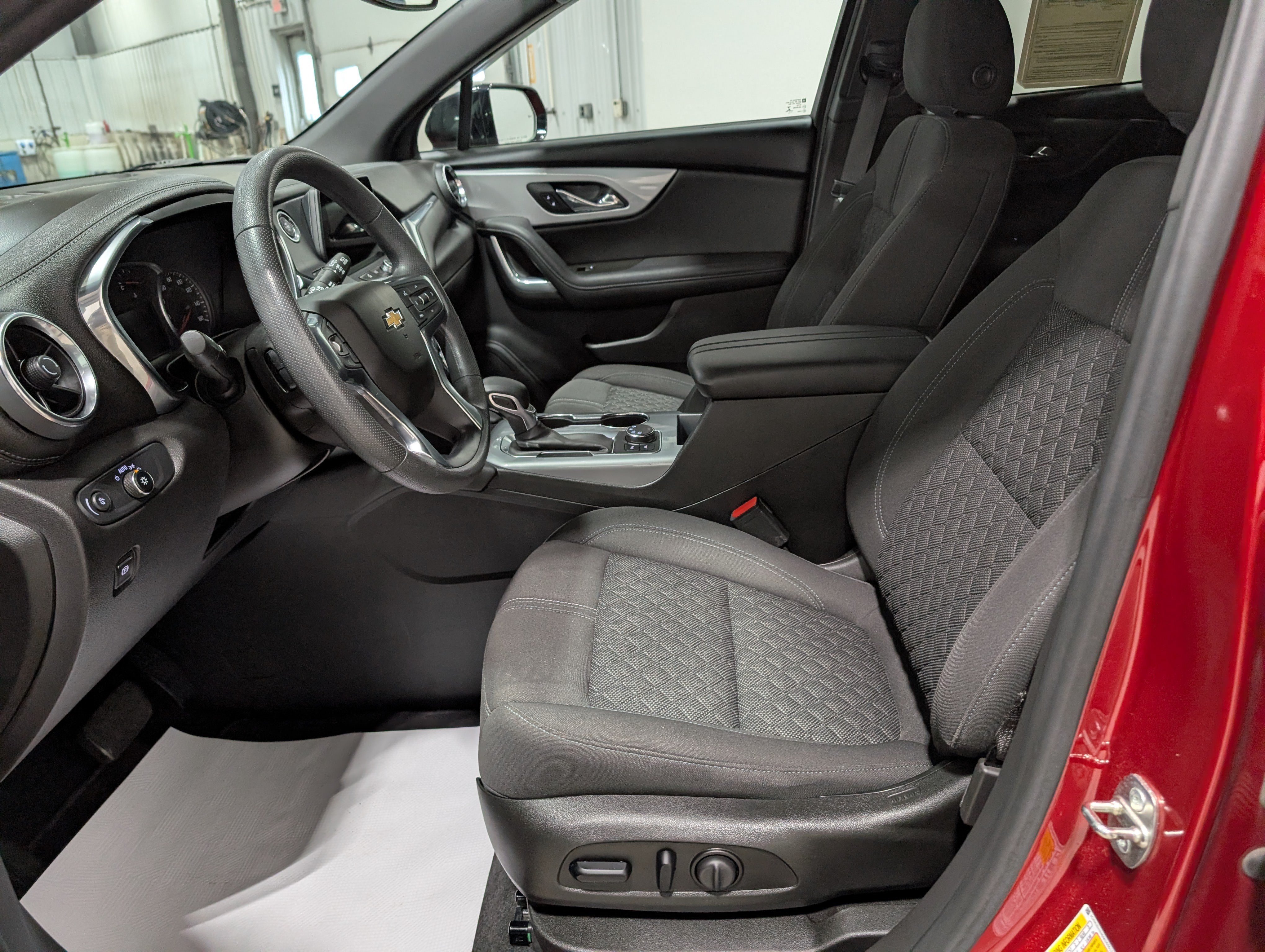 Used 2021 Chevrolet Blazer LT AWD/4WD image 14