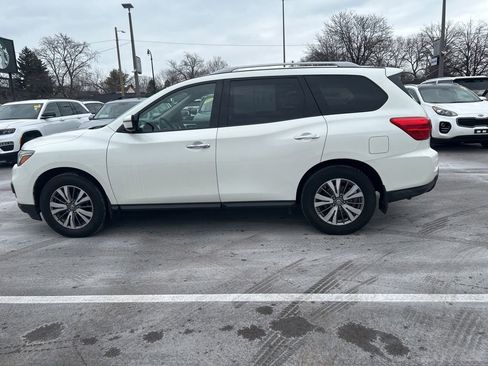 Used 2018 Nissan Pathfinder SV w/ SV All Weather Package image 8