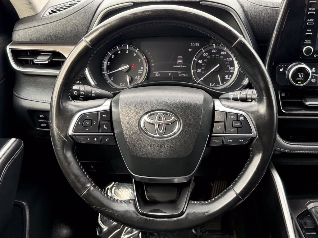 Used 2021 Toyota Highlander XLE AWD/4WD image 27