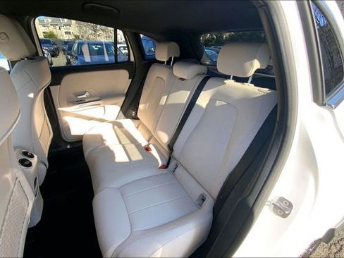 Used 2025 Mercedes-Benz GLA 250 4MATIC image 16