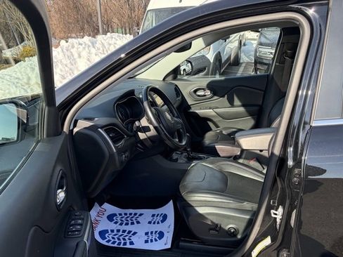 Used 2021 Jeep Cherokee Latitude Plus w/ Sun & Sound Group image 15