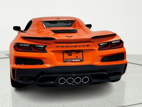 Used 2025 Chevrolet Corvette Z06 RWD image 4