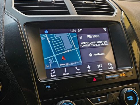 Used 2017 Ford Explorer XLT w/ Equipment Group 202A image 24