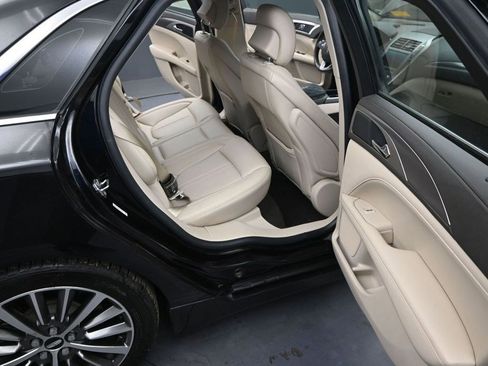 Used 2019 Lincoln MKZ Premiere FWD image 12