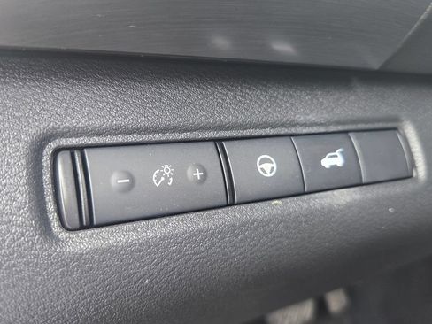 Used 2023 Nissan Pathfinder SL w/ SL Premium Package FWD image 19