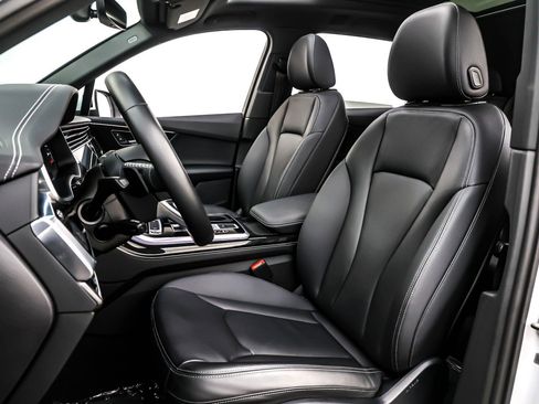 Used 2025 Audi Q7 2.0T Premium w/ Convenience Package image 18