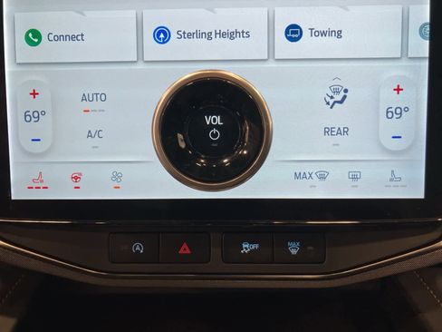 Used 2024 Ford Expedition Platinum image 28