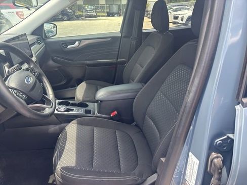 Used 2023 Ford Escape Active w/ Tech Pack #2 AWD/4WD image 9