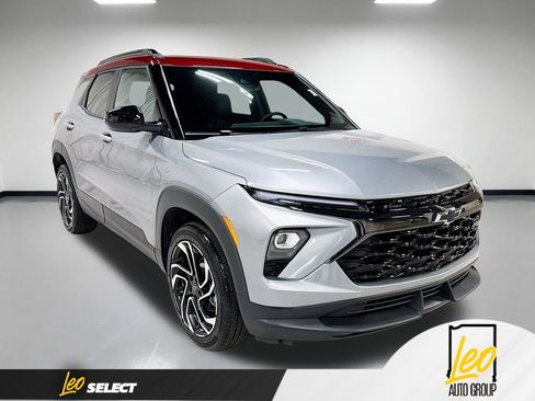 Used 2025 Chevrolet TrailBlazer RS w/ Convenience Package AWD/4WD image 5