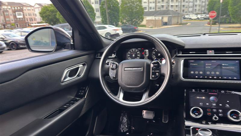 Used 2018 Land Rover Range Rover Velar R-Dynamic SE AWD/4WD image 24