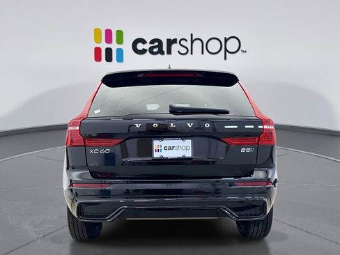 Used 2025 Volvo XC60 B5 Plus image 4