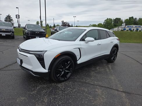 Certified 2025 Chevrolet Blazer EV LT AWD/4WD image 1
