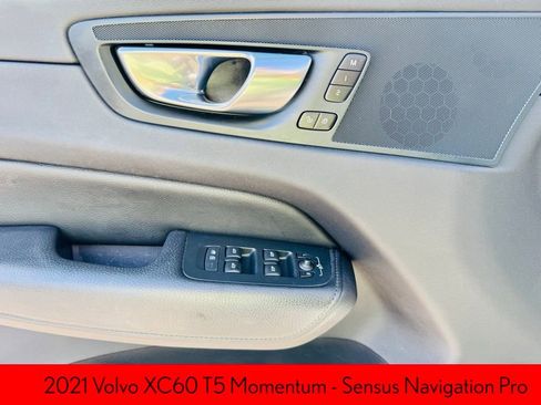 Used 2021 Volvo XC60 T5 Momentum w/ Protection Package Premier image 9