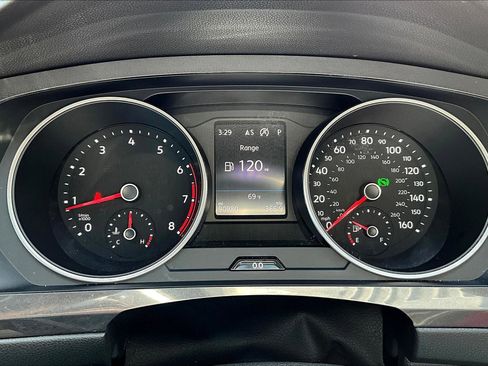 Used 2021 Volkswagen Tiguan SE image 20