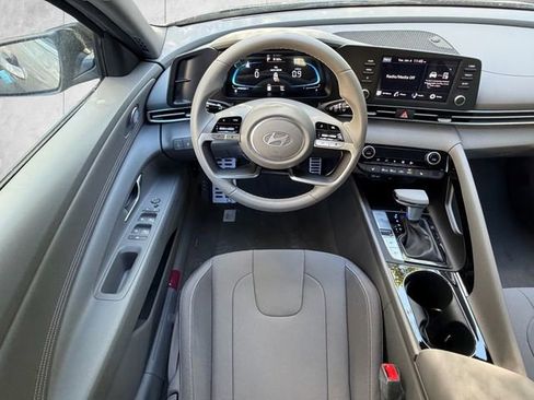 New 2026 Hyundai Elantra SEL Sport image 4