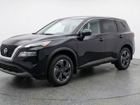 Used 2025 Nissan Rogue SV FWD image 3