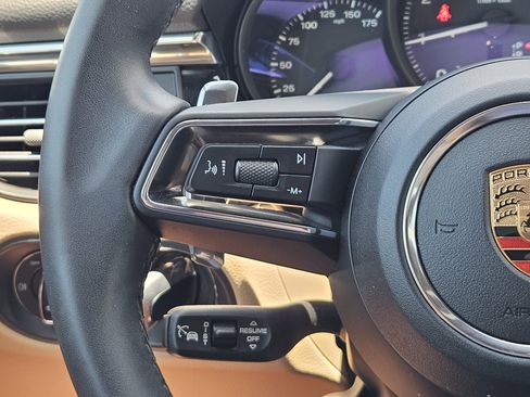 Certified 2026 Porsche Macan AWD/4WD image 26