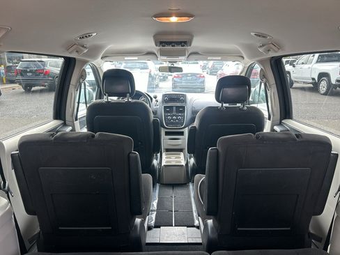 Used 2013 Dodge Grand Caravan SE FWD image 9