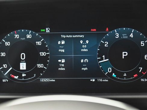 Used 2025 Land Rover Discovery S AWD/4WD image 16