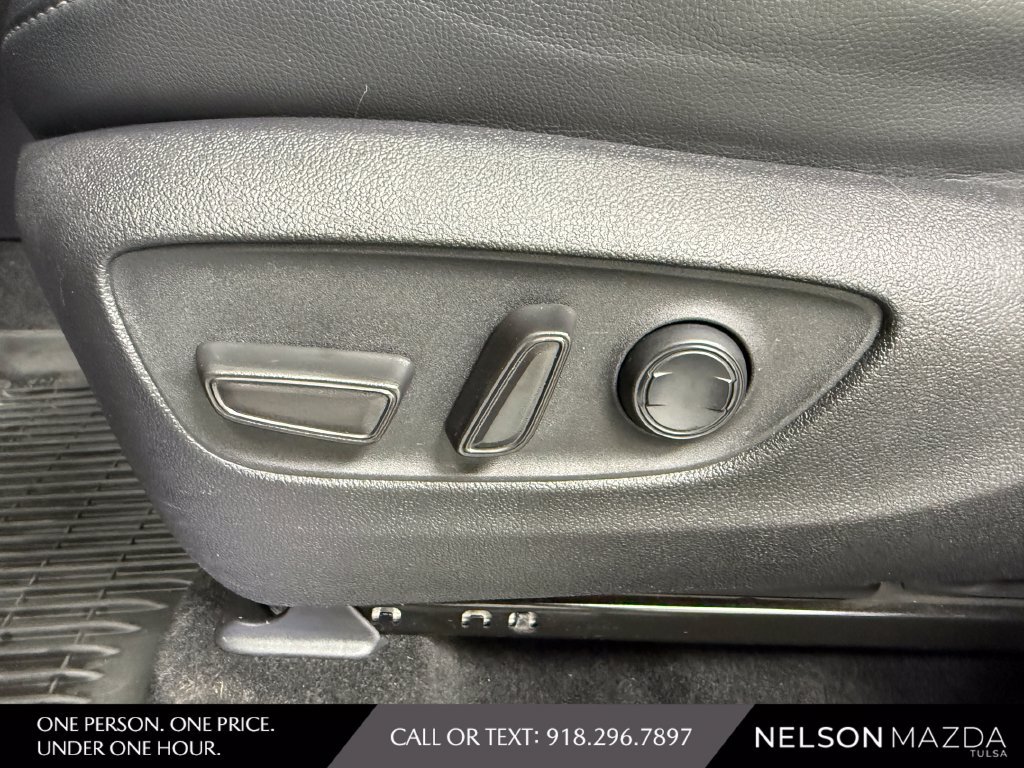 Used 2024 Toyota Highlander XSE FWD image 18