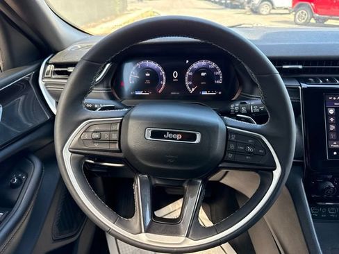 Used 2023 Jeep Grand Cherokee L Laredo AWD/4WD image 20